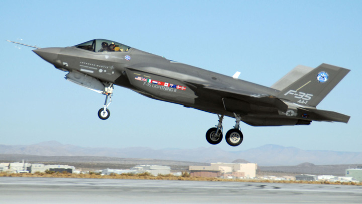 Superavionul F-35, o catastrofa zburatoare