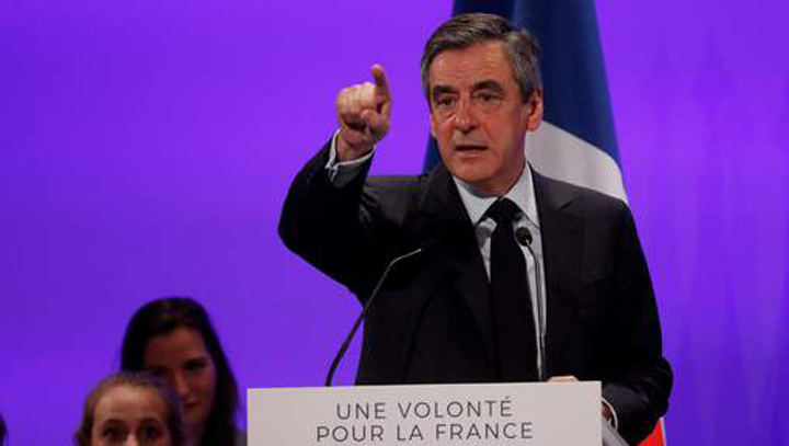Fillon il acuza pe Hollande de Penelopegate