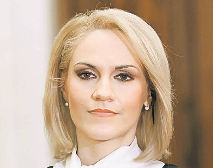 Gabi Firea isi inchipuie ca se lupta cu „Balena albastra”