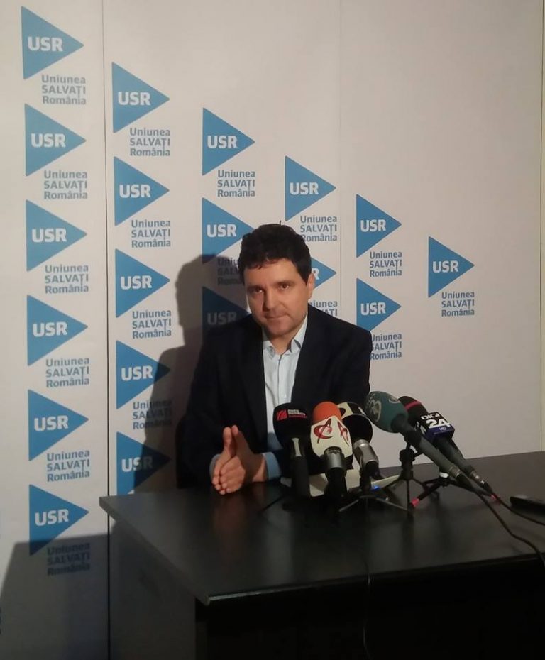 Nicusor Dan isi anunta demisia