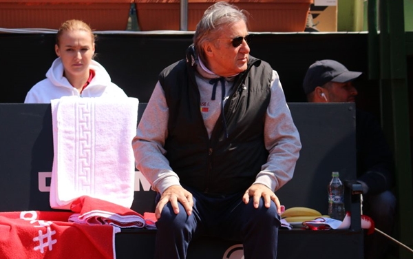 FED CUP continua duminica, dar fara Nastase pe banca
