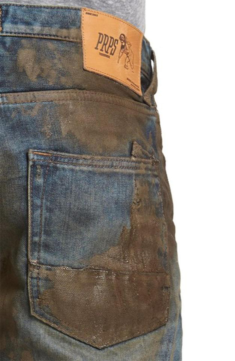 Jacheta de piele transparenta si blugii de lux, gata murdariti cu noroi