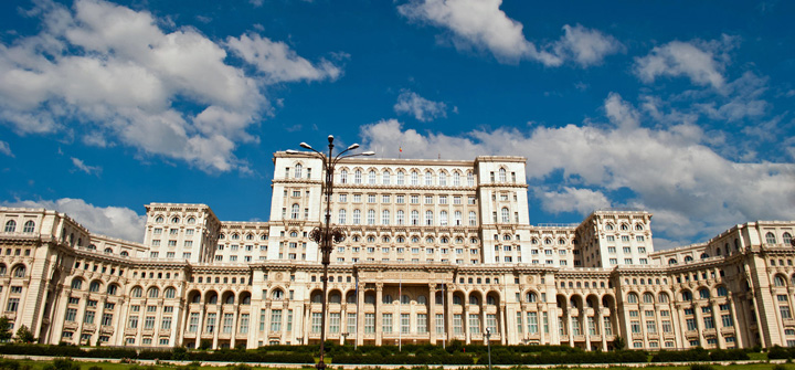 UPDATE: S-a lăsat cu demisii/ Membru AUR, prins cu droguri în Parlament! Ridicat pe loc de polițiști