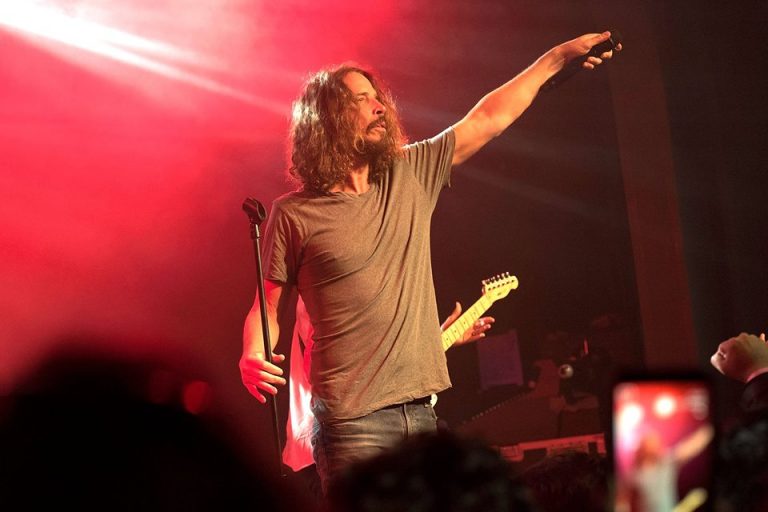 Muzicianul Chris Cornell a pierit subit (VIDEO)