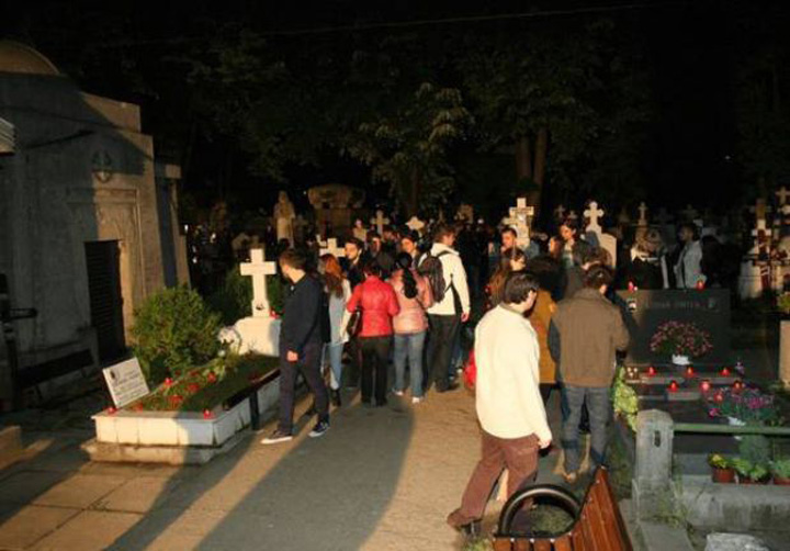 18.000 de curiosi la Cimitirul Bellu
