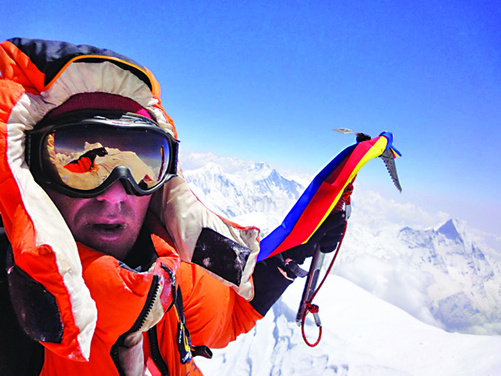 Horia Colibasanu a urcat pe Everest, fara oxigen sau serpasi!