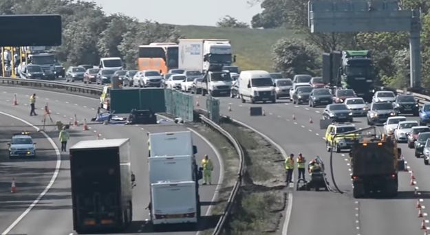 Cinci romani si-au gasit sfarsitul intr-un accident in Marea Britanie (VIDEO)
