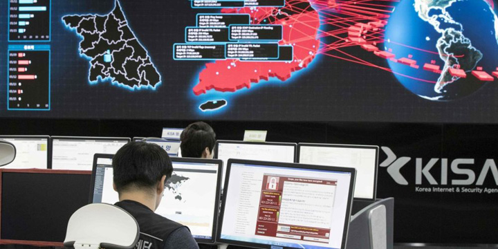 Hackerii lovesc din nou lumea