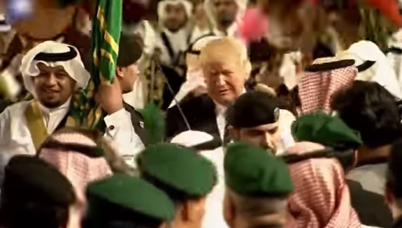 VIDEO. Trump a participat la un dans cu sabii