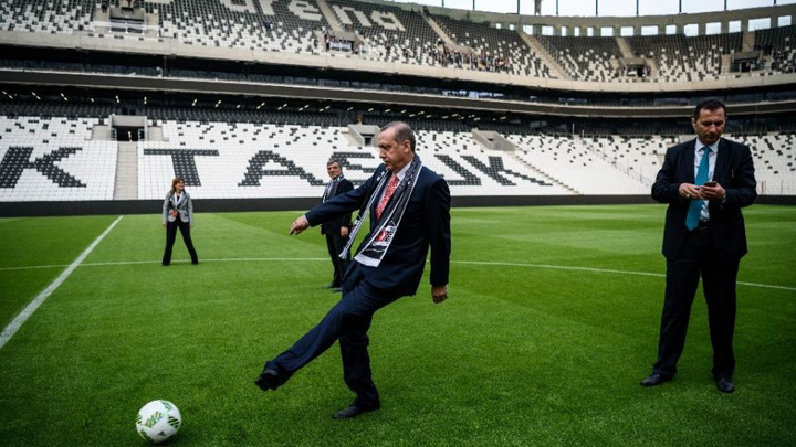 La ordinul lui Erdogan, stadioanele isi schimba numele