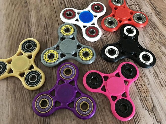 hand spinner 1 - Ziarul National