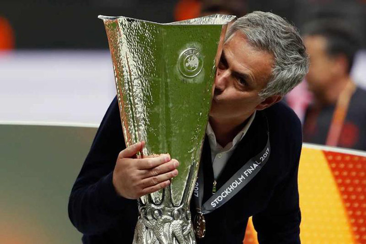 J. Mourinho: As schimba trofeul cu viata victimelor!