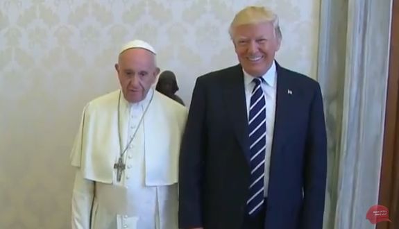 Donald Trump a ajuns la Vatican. S-a intalnit cu Papa Francisc (VIDEO)