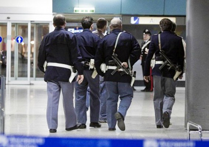 Italia reintroduce controalele la frontiera