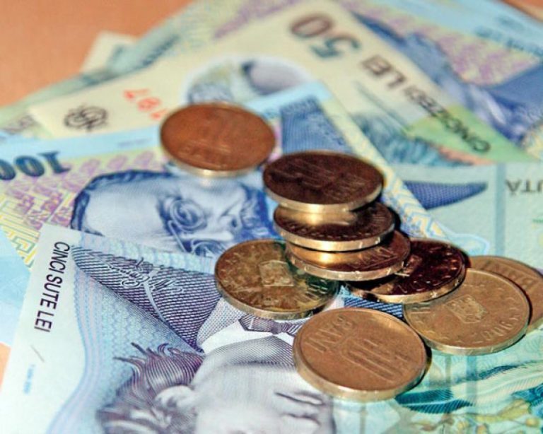 Euro a sarit, joi, de 4, 57 lei