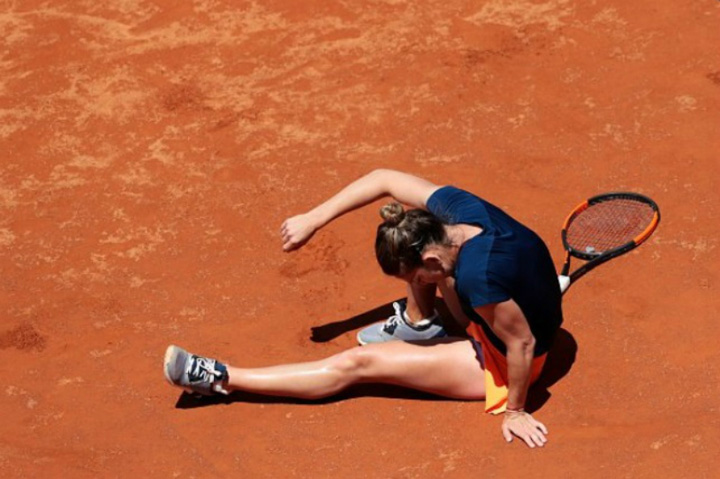 Halep, invinsa la Roma dupa ce s-a accidentat la glezna!