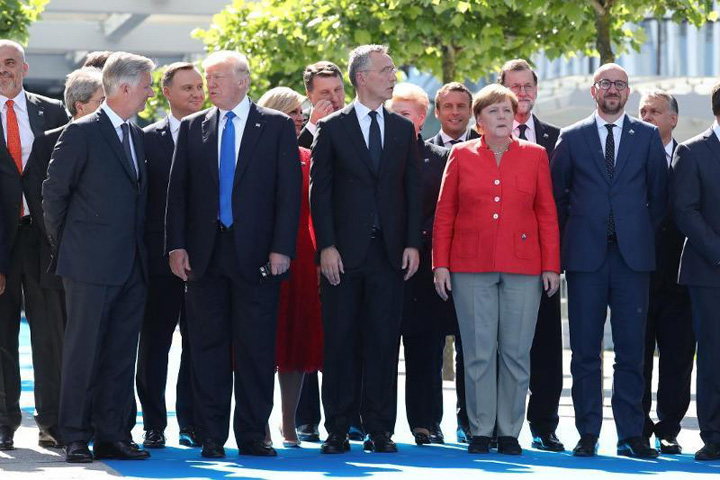 Anti ISIS: NATO participa dar nu se baga