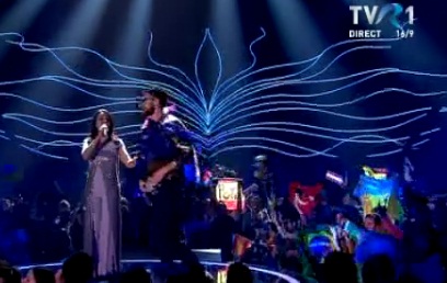 Incident in direct la Eurovision: un spectator si-a dat jos pantalonii, pe scena! (VIDEO)