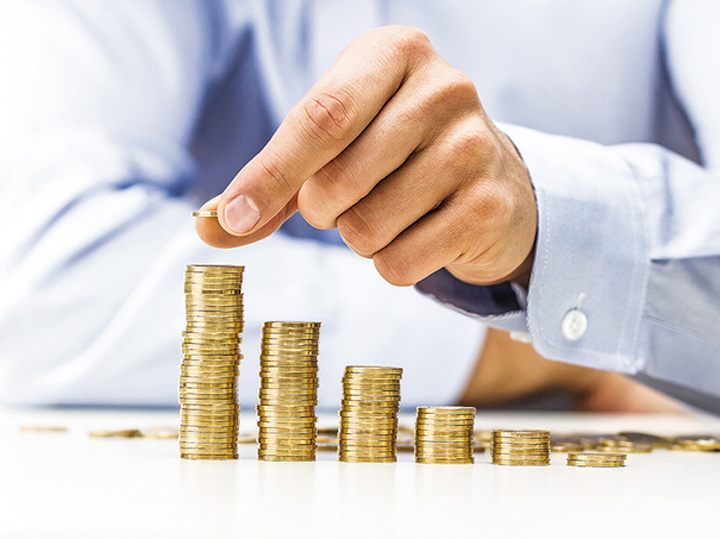 Rectificare bugetară. Deficitul, la 4,3%. Educația și Internele, ministere care pierd bani