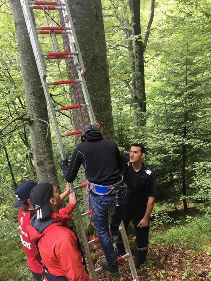 Salvare la inaltime: un parapantist strain a avut nevoie de ajutor