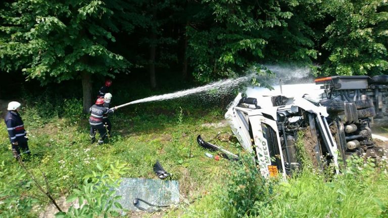 O cisterna cu combustibil s-a rasturnat pe A3 Bucuresti-Ploiesti