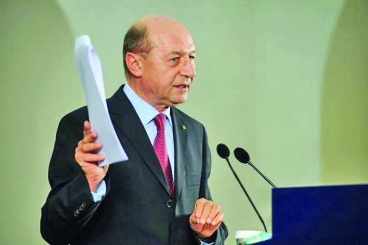 Basescu, pacaliciul sistemului!