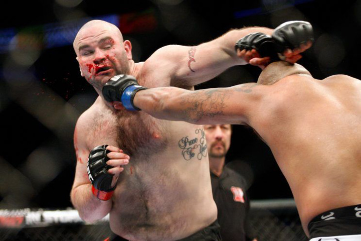 Un  fost luptator de MMA  a murit  dintr-un pumn