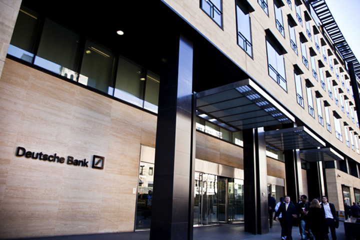 Deutsche Bank merge anti-Brexit