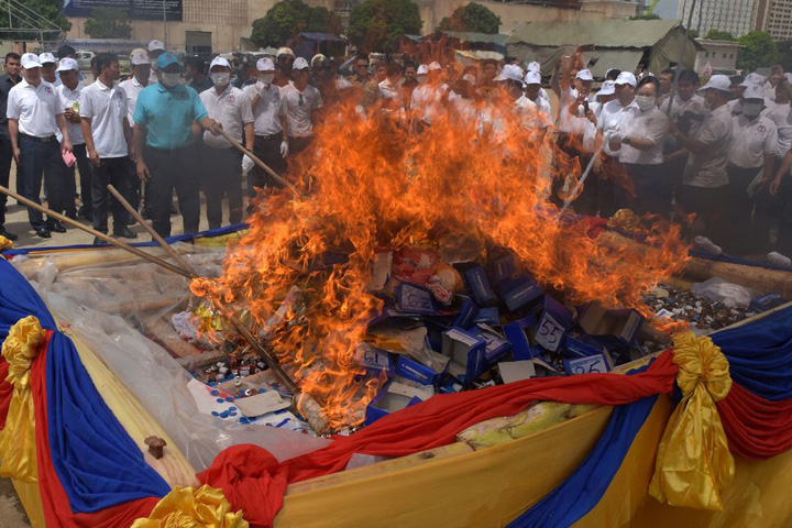 900 de milioane de euro, pe foc