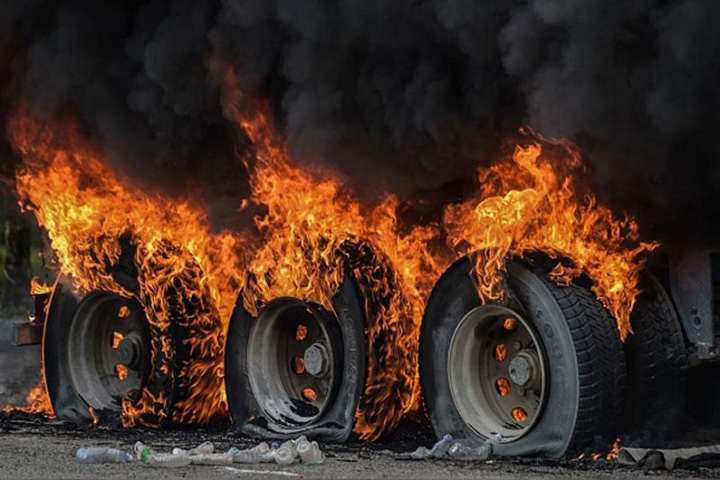 148 de persoane ucise de explozia unei cisterne