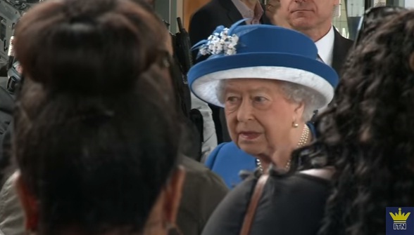 Incendiul de la Londra a curmat 30 de vieti/ Regina si Printul William au stat de vorba cu supravietuitorii (VIDEO)