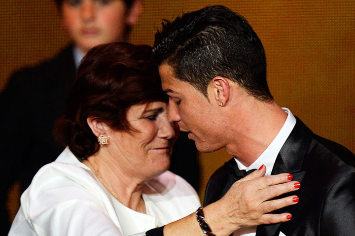 Ronaldo a dat 200.000 pentru gemenii sai