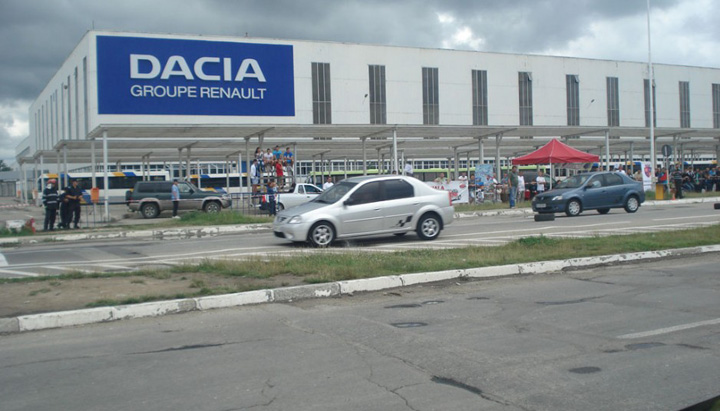 Renault ne ameninta cu plecarea din Romania!