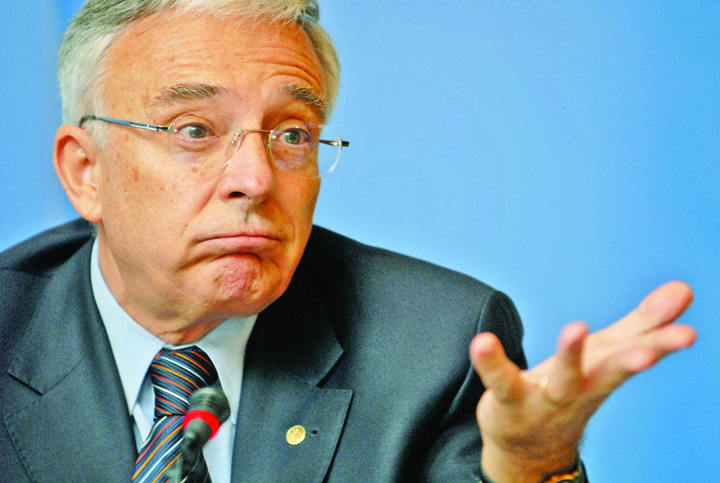 Mugur Isarescu castiga 10 miliarde pe an! Net!