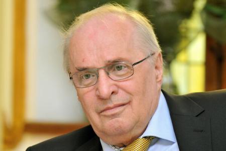 Academicianul Buzura va fi inmormantat miercuri, la Bellu