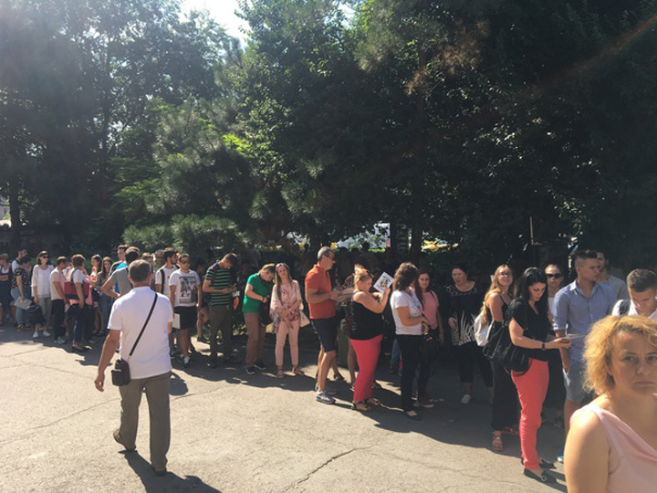 Au inceput cozile la Universitati