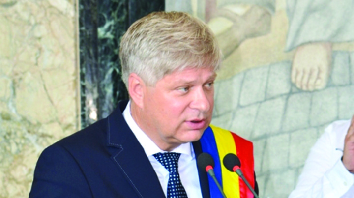 Dan Tudorache: ”Opoziția a lăsat școlile și spitalele fără bani de curent, gaze și apă”