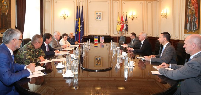 Discutii ministrul Apararii-ambasadorul SUA, inclusiv despre rachetele Patriot