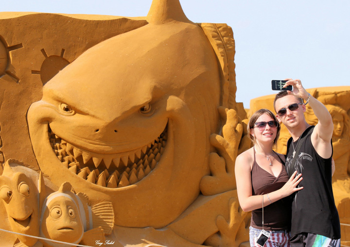 Personajele Disney au fost sculptate in  nisip!
