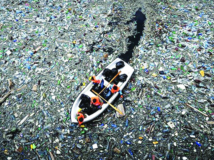 Stam pe 8,5 miliarde de tone de plastic