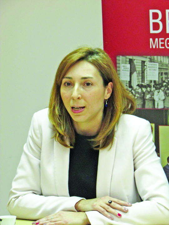 Ambrus-Izabella - Ziarul National