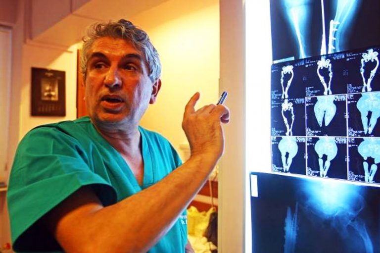 Medicul Burnei nu mai poate profesa la stat