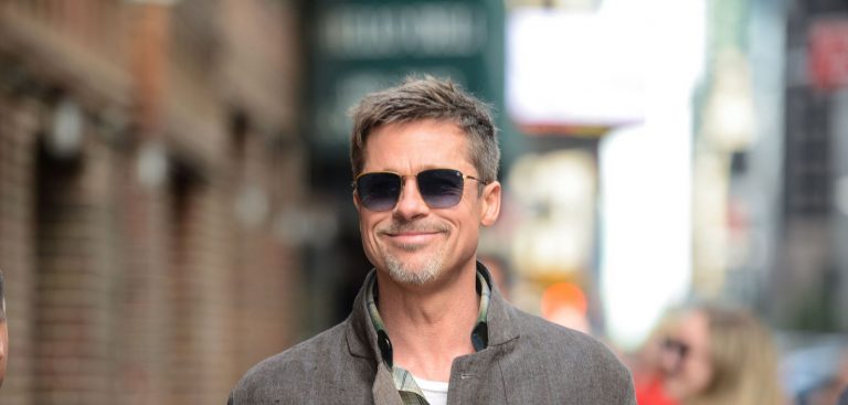 GATA! Brad Pitt s-a cuplat. Cu Charlize Theron!