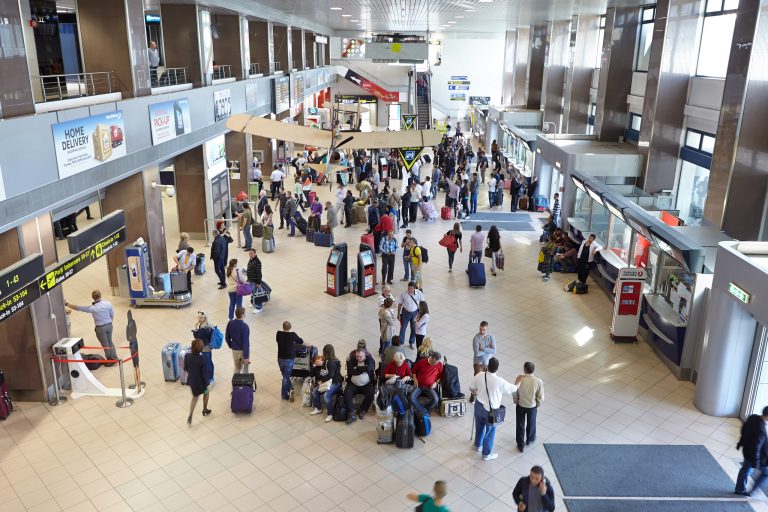 Turisti romani umiliti in Portugalia sub ochii consulului nostru
