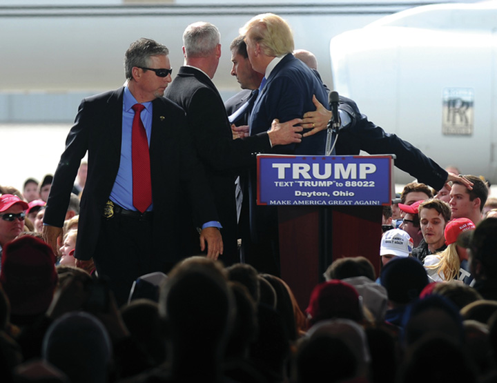 Trump a lasat Secret Service fara bani
