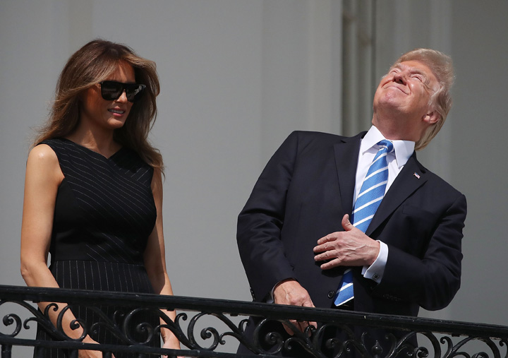 Merkel l-a lasat pe Trump cu ochii in soare
