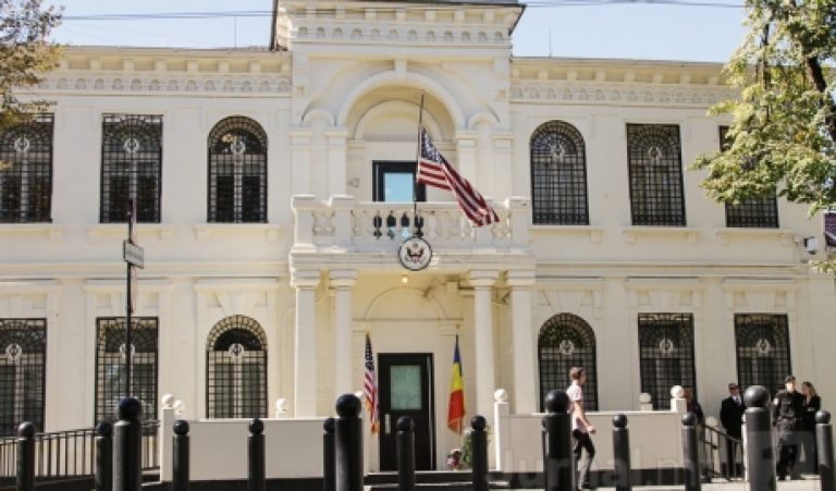 Panică în cartierul bogaţilor din Bucureşti. Soțul unei funcționare de la ambasada SUA, găsit mort