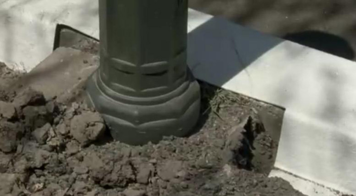 In Bucuresti au aparut bordurile de plastic!