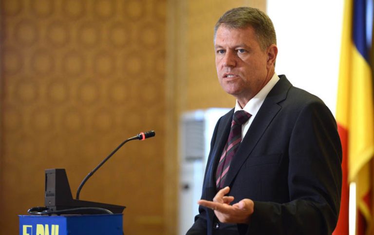 Iohannis l-a laudat pe Melescanu dupa declaratia privind aderarea la Zona Euro