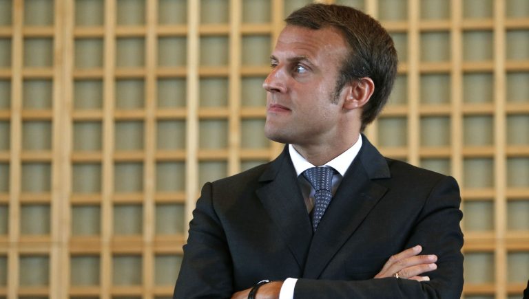 Macron, pus la zid: Lovitura de stat sociala